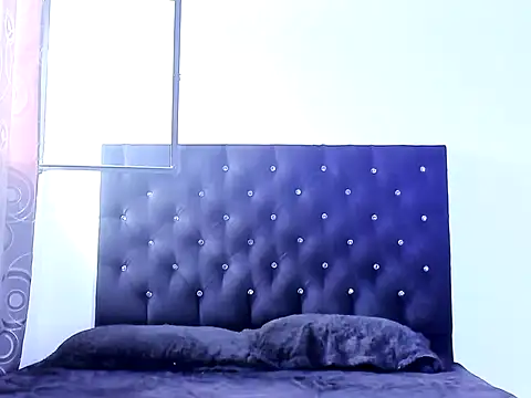 samantthaJhonsonn online show from November 11, 2025, 4:29 pm