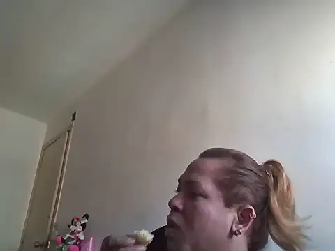 Eimy2025 online show from October 21, 2025, 11:11 am