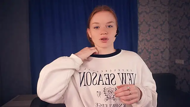 KarlynGow online show from November 21, 2025, 6:34 am