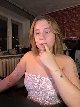 AnnaVeil online show from November 4, 2025, 4:28 pm