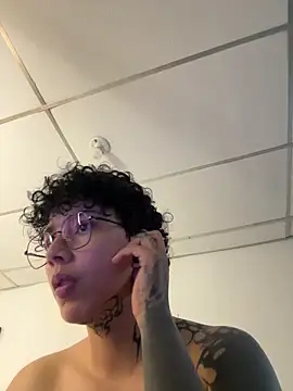 Abby Evanns1 online show from March 3, 2026, 2:23 pm