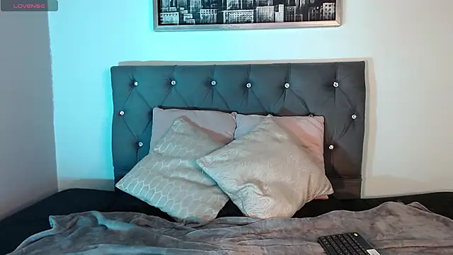 Astarthea  online show from October 31, 2025, 1:01 pm