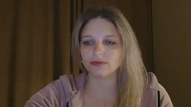 ElisSky301 online show from April 17, 2026, 8:23 pm