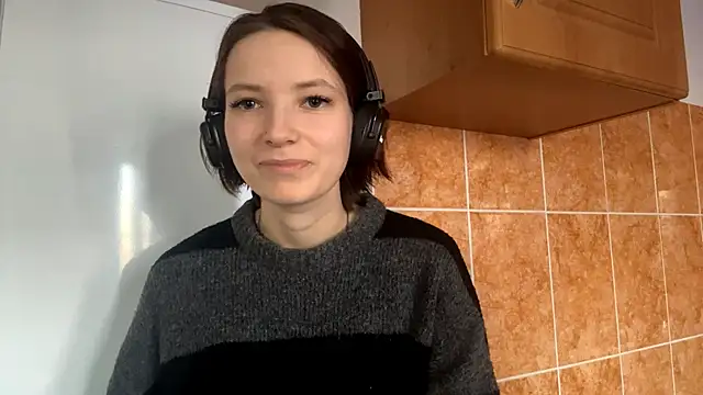 KindraScullion online show from October 23, 2025, 8:24 am