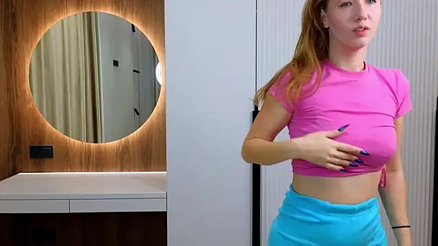 Snapshot of YelenaVerucchi chatting on November 4, 2025, 1:27 am YelenaVerucchi online show from November 4, 2025, 1:27 am