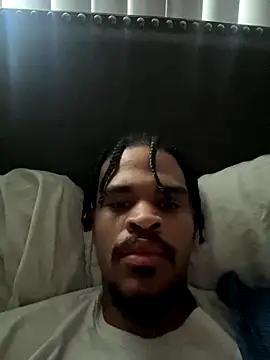 Snapshot of Mrmakeherwet_Tez chatting on October 22, 2025, 12:33 am Mrmakeherwet Tez online show from October 22, 2025, 12:33 am