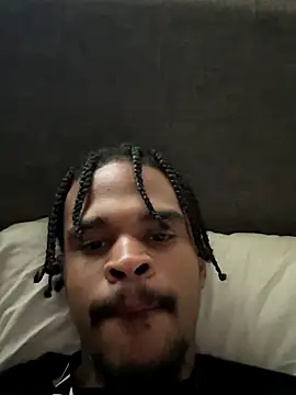 Snapshot of Mrmakeherwet_Tez chatting on October 24, 2025, 9:33 pm Mrmakeherwet Tez online show from October 24, 2025, 9:33 pm