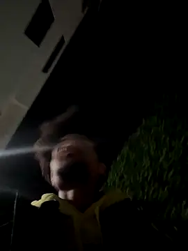 Snapshot of Mrmakeherwet_Tez chatting on December 2, 2025, 7:47 am Mrmakeherwet Tez online show from December 2, 2025, 7:47 am