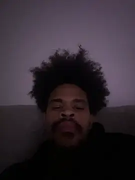 Snapshot of Mrmakeherwet_Tez chatting on February 1, 2026, 10:58 am Mrmakeherwet Tez online show from February 1, 2026, 10:58 am