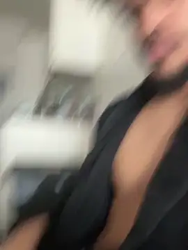 Snapshot of Mrmakeherwet_Tez chatting on February 23, 2026, 12:09 am Mrmakeherwet Tez online show from February 23, 2026, 12:09 am