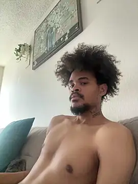 Snapshot of Mrmakeherwet_Tez chatting on February 27, 2026, 4:51 pm Mrmakeherwet Tez online show from February 27, 2026, 4:51 pm