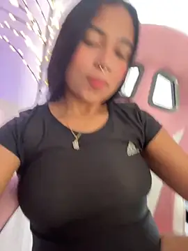 Snapshot of aly_nicols chatting on October 23, 2025, 12:04 pm aly nicols online show from October 23, 2025, 12:04 pm