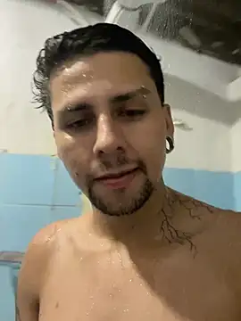 Snapshot of Leandroszsz chatting on January 13, 2026, 3:23 am Leandroszsz online show from January 13, 2026, 3:23 am