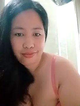 Creamy Pussycat28 online show from November 12, 2025, 9:36 pm