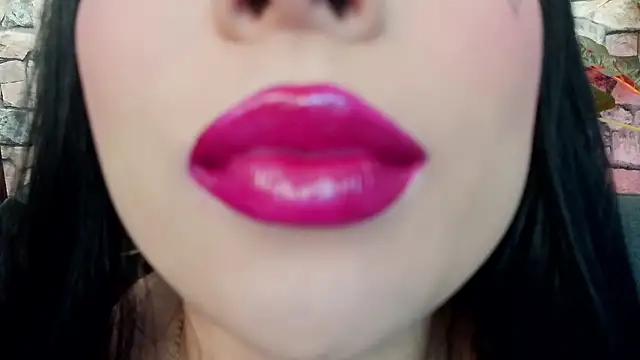 mia roux1 online show from November 23, 2025, 5:57 pm