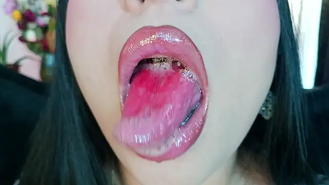 mia roux1 online show from March 6, 2026, 9:00 pm