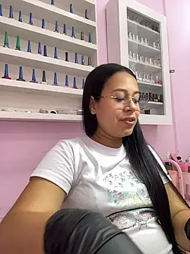 Snapshot of PaulaCruz01 chatting on November 4, 2025, 7:02 pm PaulaCruz01 online show from November 4, 2025, 7:02 pm