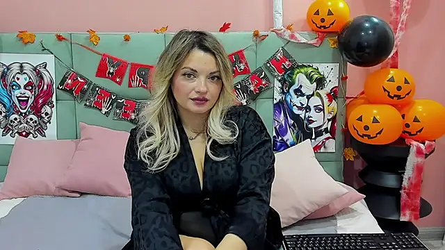 Snapshot of WilmaSanders chatting on October 22, 2025, 2:23 am WilmaSanders online show from October 22, 2025, 2:23 am