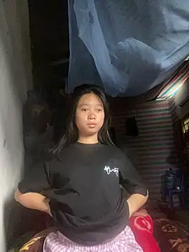 -Miaa- online show from November 17, 2025, 1:22 am