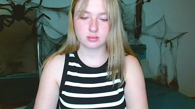 Ailissa  fox online show from October 29, 2025, 9:38 pm