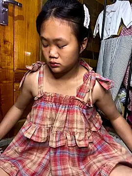 Snapshot of Junny211 chatting on October 22, 2025, 6:46 am Junny211 online show from October 22, 2025, 6:46 am