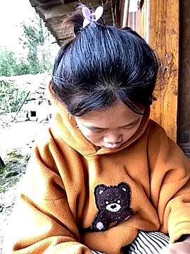 Snapshot of Junny211 chatting on November 5, 2025, 6:24 am Junny211 online show from November 5, 2025, 6:24 am