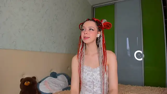 Juicystars online show from October 22, 2025, 2:56 am