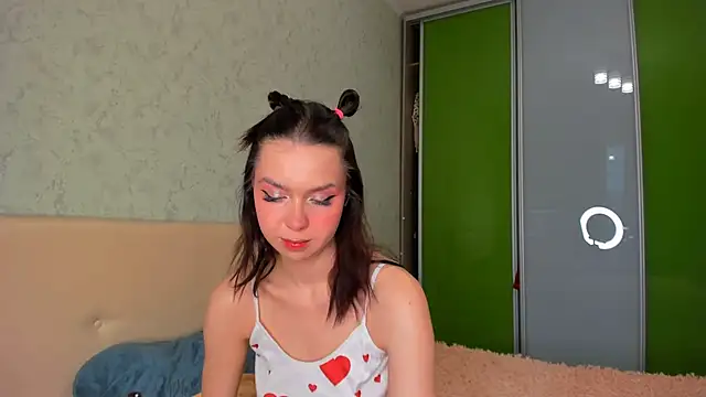 Juicystars online show from October 29, 2025, 2:25 am