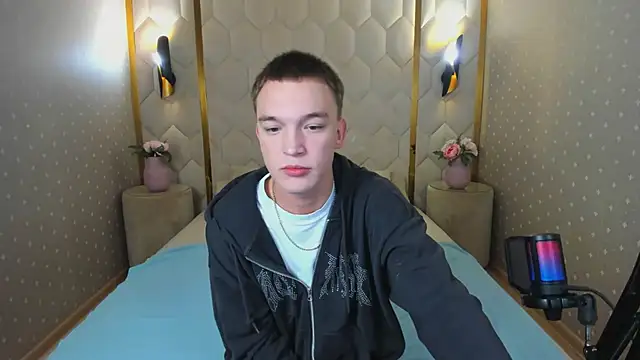 Derek Banville online show from November 11, 2025, 1:11 pm