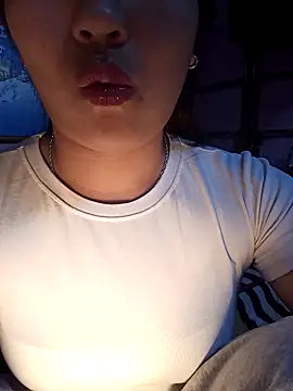 Snapshot of -Lanaa- chatting on March 7, 2026, 10:51 pm -Lanaa- online show from March 7, 2026, 10:51 pm