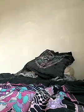 Snapshot of Charlycki chatting on October 21, 2025, 12:06 pm Charlycki online show from October 21, 2025, 12:06 pm