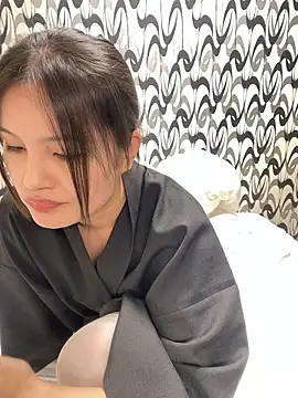 Rere-is-chcco online show from November 7, 2025, 10:21 pm