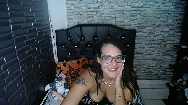 Snapshot of gisell_soto chatting on November 1, 2025, 6:37 am gisell soto online show from November 1, 2025, 6:37 am