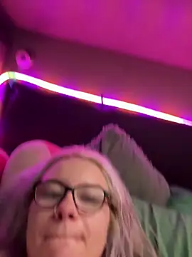 lostinherwonderland online show from October 29, 2025, 7:43 am