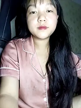 Quynhsumon online show from March 17, 2026, 3:26 pm