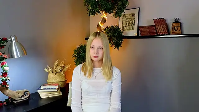 YungLyssy online show from November 2, 2025, 2:58 am