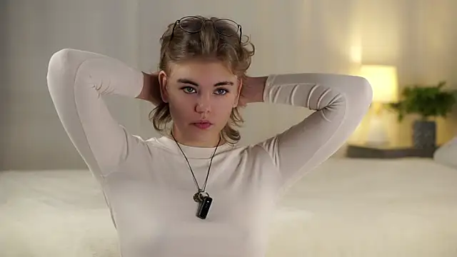 Snapshot of MelodyBaur chatting on November 2, 2025, 11:34 am MelodyBaur online show from November 2, 2025, 11:34 am