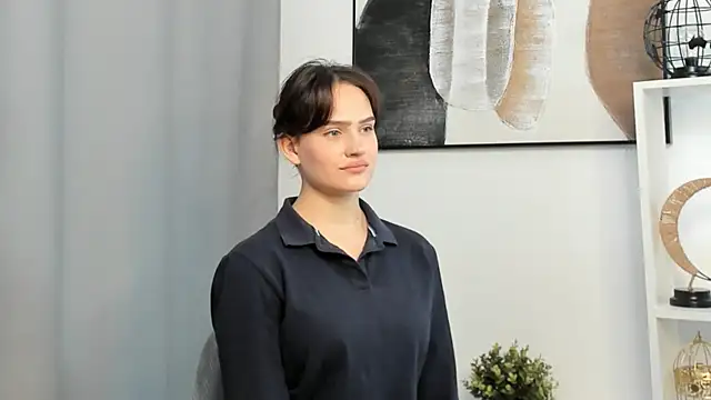 SusannDimanche online show from October 27, 2025, 2:43 pm