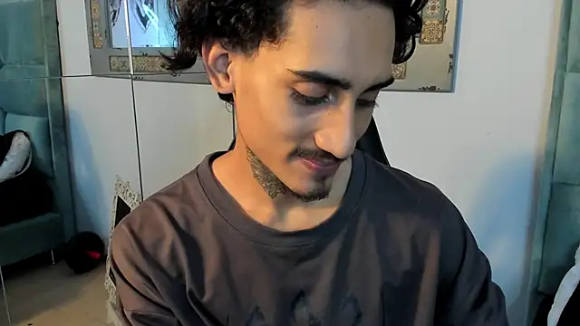 Mr Strike online show from November 2, 2025, 2:58 am