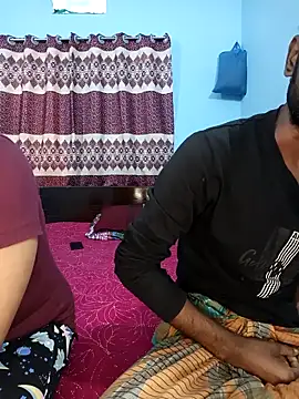 Snapshot of CoupleShow_432 chatting on January 18, 2026, 7:34 am CoupleShow 432 online show from January 18, 2026, 7:34 am