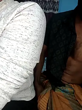 Snapshot of CoupleShow_432 chatting on February 8, 2026, 10:29 am CoupleShow 432 online show from February 8, 2026, 10:29 am