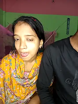 Snapshot of CoupleShow_432 chatting on February 25, 2026, 5:33 pm CoupleShow 432 online show from February 25, 2026, 5:33 pm