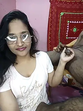 CoupleShow 432 online show from May 11, 2026, 6:05 pm