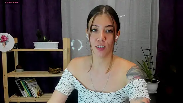 twinkle rosie online show from November 29, 2025, 6:22 pm