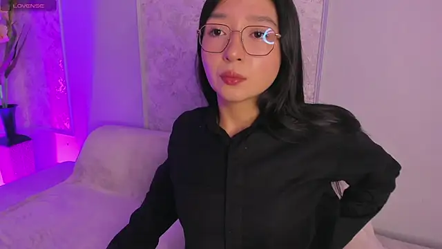 Snapshot of sydney_miller_ chatting on June 7, 2026, 12:04 am sydney miller online show from June 7, 2026, 12:04 am