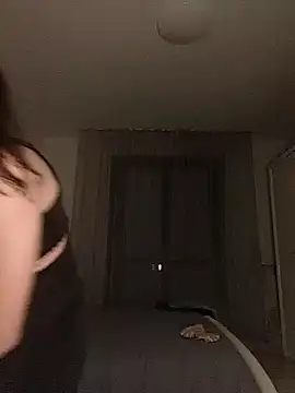 Vaneseda online show from November 12, 2025, 6:08 pm