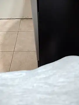 rosmeripelaes online show from November 24, 2025, 2:55 am