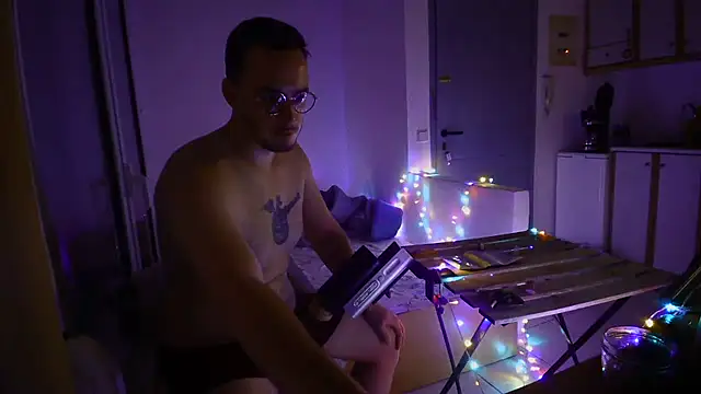 VenyxTrend online show from November 11, 2025, 7:25 pm