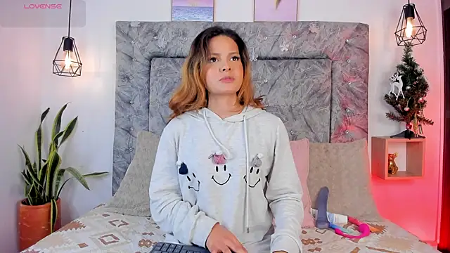 Amatista desire online show from November 28, 2025, 12:19 pm