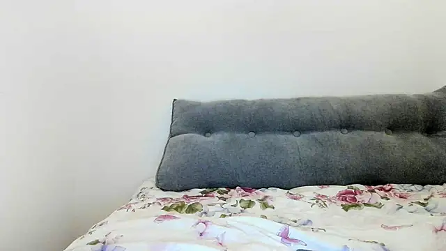 Snapshot of Blueskynicci chatting on November 27, 2025, 5:26 pm Blueskynicci online show from November 27, 2025, 5:26 pm